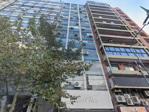 Av. Pueyrredón  y Corrientes. Oficina en Venta. 2  ambientes. Muy Luminosa. Vigilancia 24 hrs.