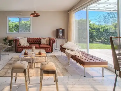 Casa 6 ambientes con 3 baños