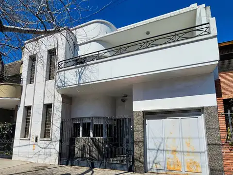 CASA 5 ambientes con dependencia en Villa Devoto