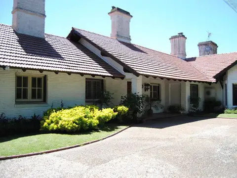 Quinta en Venta con 3 cocheras