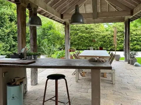 Casa en Alquiler en Bella Vista, USD 4.500