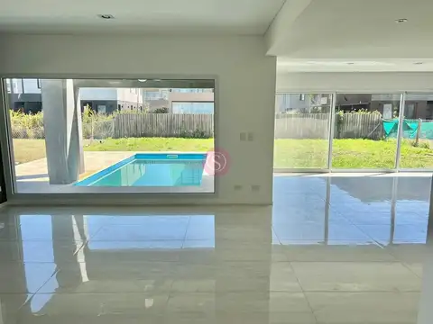 Casa en Venta en Lagoon Pilar, USD 385.000