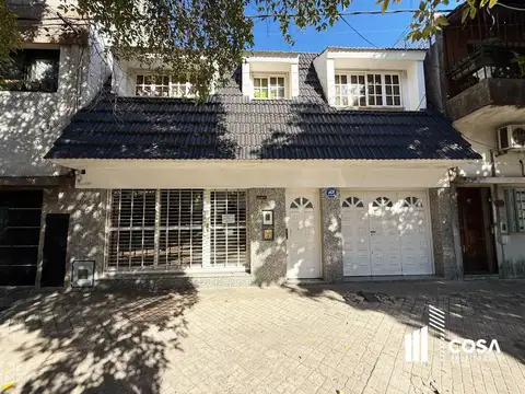 Casa en venta con patio y cochera Barrio Echesortu Rosario