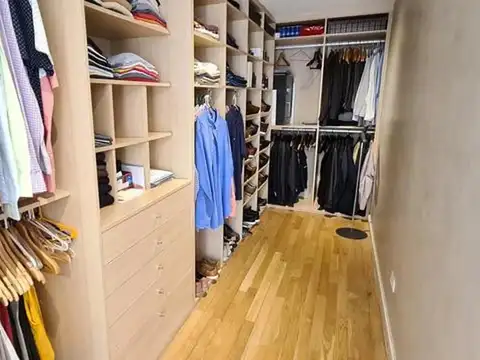 Departamento 8 ambientes con 4 baños