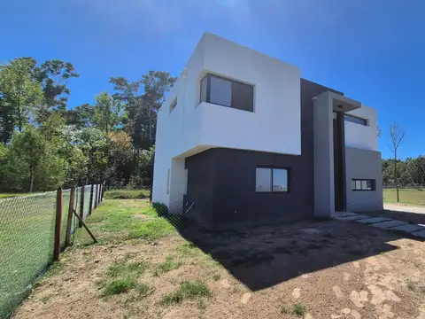 Av. de Los Lagos 200