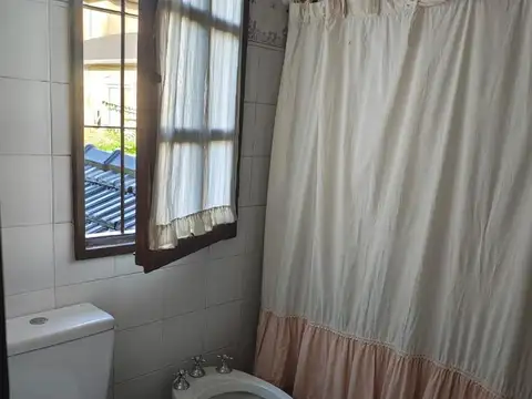 Casa en Alquiler con 1 cochera