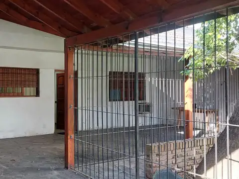 Casa 2 ambientes con 1 baño