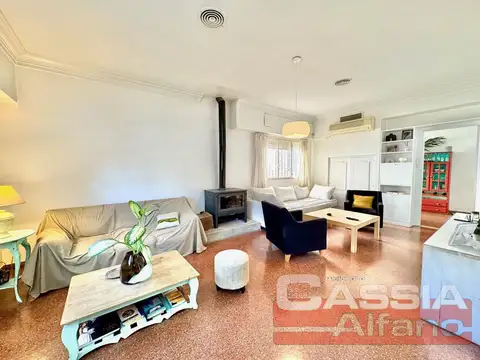 Casa 5 ambientes con 1 baño