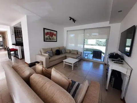 Casa en Alquiler de 3 dormitorios