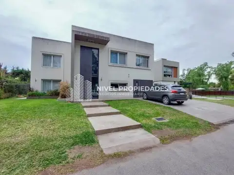 CASA 4 AMB - BARRIO PRIVADO ALTOS DEL SOL