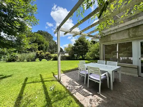 Avenida Soberanía Nacional 100