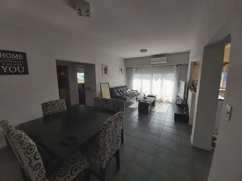 Departamento en venta - 2 Dormitorios 1 Baño - 65Mts2 - Monte Grande