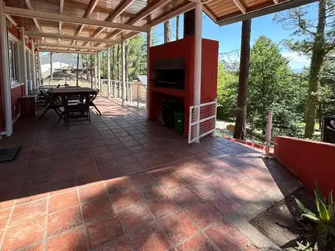 Casa 9 ambientes con 3 baños