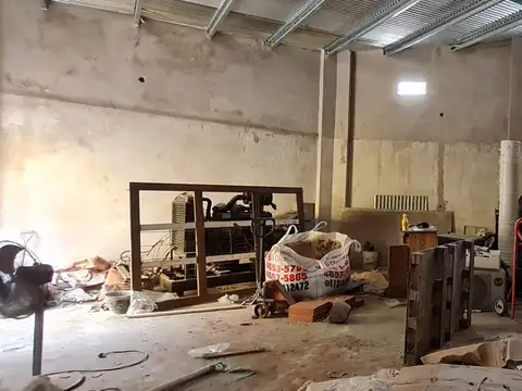 Galpon en Alquiler 8  mts Fondo