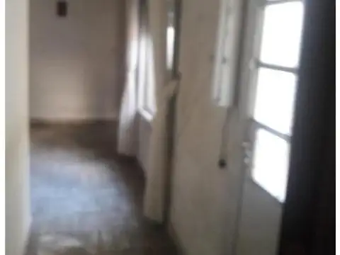 SE VENDE. URGENTE. DPTO DE  PASILLO, 2 DORMITORIOS,PATIO. TERRAZA.
