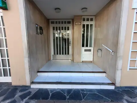 Monoambiente amplio y luminoso con patio