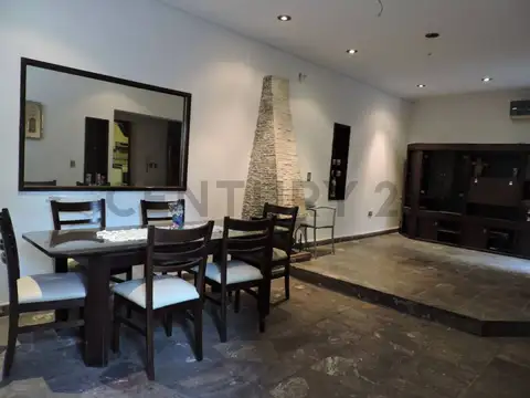 Venta casa 4 ambientes en Flores