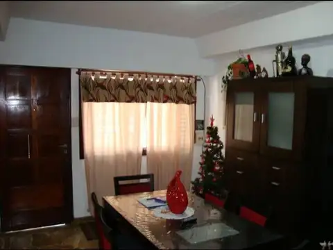 Depto Tipo Casa en Venta de 4 ambientes