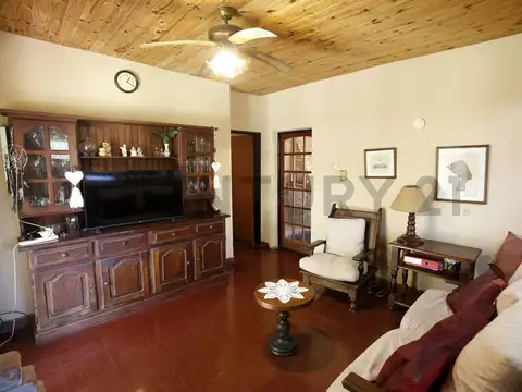 Casa en Venta en Manuel B Gonnet, USD 168.000