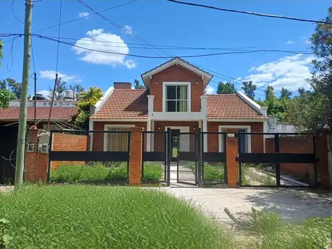 VENTA CASA 4 AMBIENTES FONDO LIBRE PARRILLA PILAR