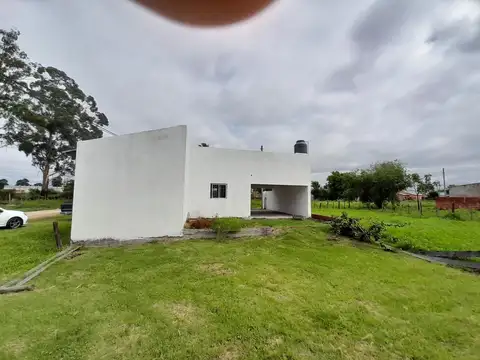 Casa 3 ambientes con 1 baño