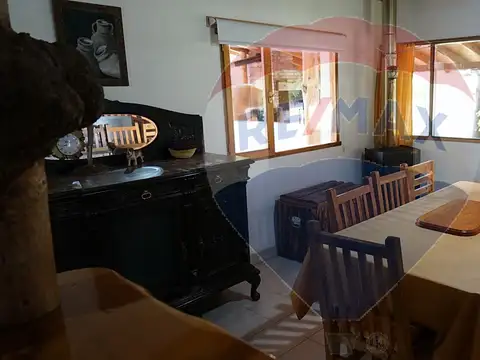 Casa 4 ambientes con 2 baños