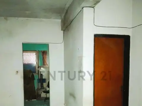 VENTA CASA IDEAL DOS FAMILIAS - A RECICLAR