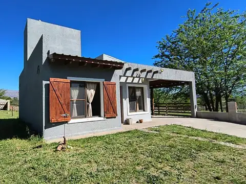 Casa 3 ambientes con 1 baño