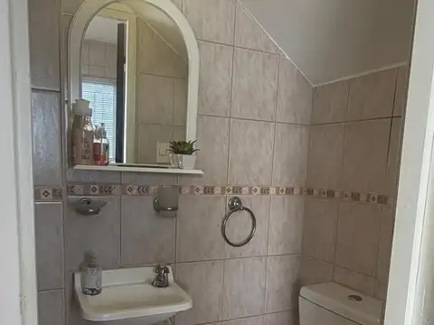 Departamento 6 ambientes con 2 baños