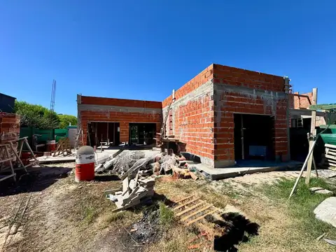 Casa en Venta en Pilar del Este - San Ramon, USD 170.000