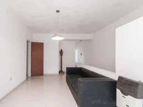 Depto Tipo Casa 4 ambientes con 2 baños