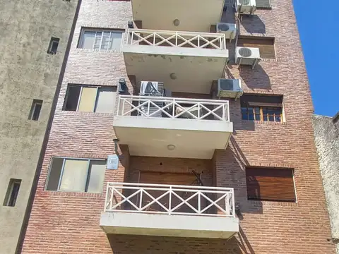 De Los Jacarandaes 6100, Piso pb