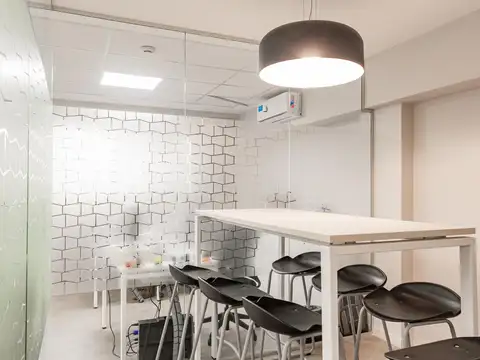 Oficina 2 ambientes con 2 baños