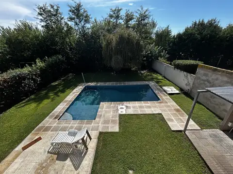 Quinta en Venta con 2 cocheras