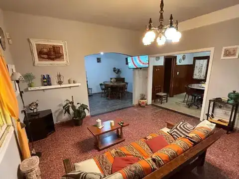 Depto Tipo Casa 3 ambientes con 2 baños