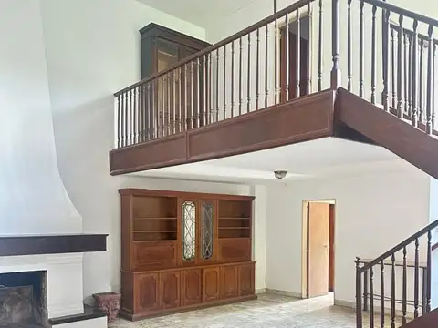 Casa en Venta con 2 cocheras