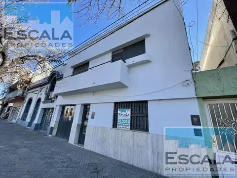 CASA EN ALQUILER PARA USO PROFESIONAL / COMERCIAL / INSTITUCIONAL
