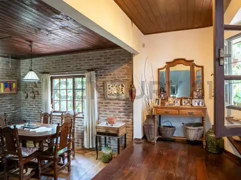 490 entre 15 y 15 bis CASA DE 4 DORMITORIOS + ESCRITORIO EN VENTA GONNET