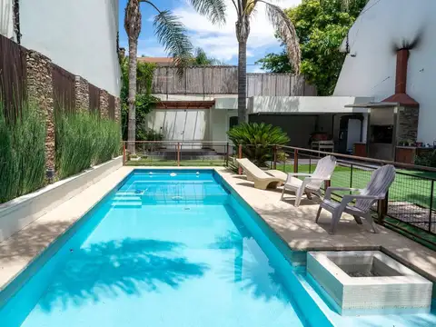 Casa 7 ambientes con 3 baños