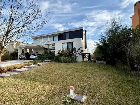 VENTA CASA 5 AMB CON PISCINA A LA LAGUNA EL CANTON