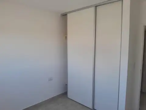 DUPLEX 2 DORMITORIOS VALLE CERCANO (B° EL TRIUNFO)