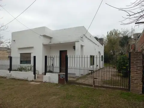 Casa con gran parque en venta, General Las Heras