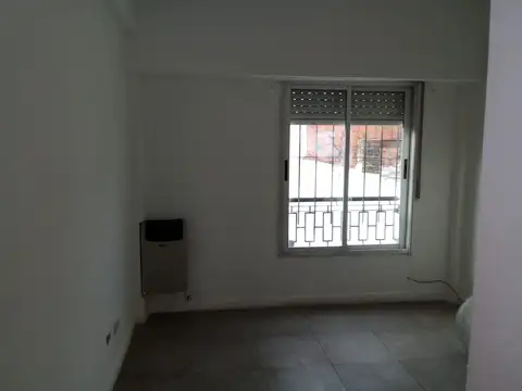 Gral J J De Urquiza 5000, Piso 1