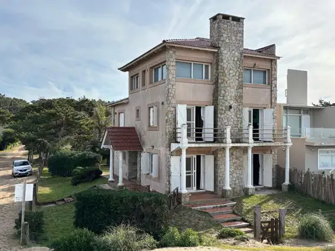 Importante casa en venta primera linea de playa! Mar Azul