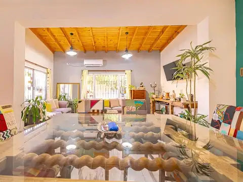 VENTA CASA 4 AMBIENTES EL PALOMAR JARDIN COCHERA