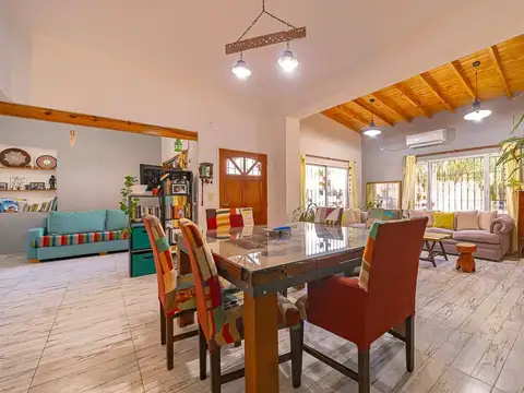 VENTA CASA 4 AMBIENTES EL PALOMAR JARDIN COCHERA