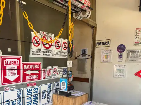 Local en Venta en Coghlan, USD 72.000