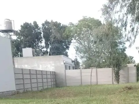 Los Álamos e/ Los Laureles y La Magnolia