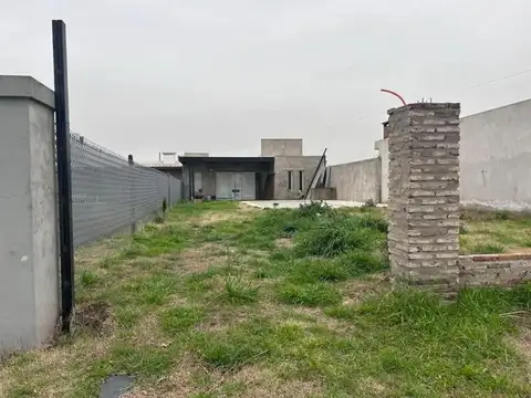 VENTA DE CASA CON PILETA EN CAMPIÑAS DE PIÑERO