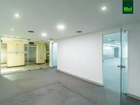 Oficina 4 ambientes con 2 baños